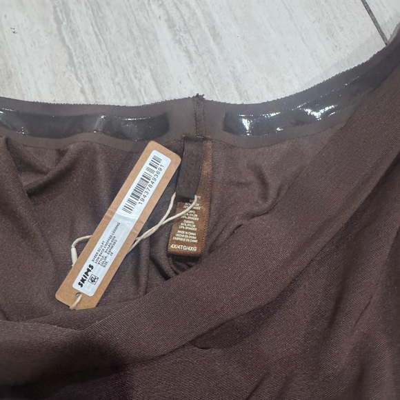 NWT SKIMS Backless Tights Leggings size 4X - Picture 7 of 9